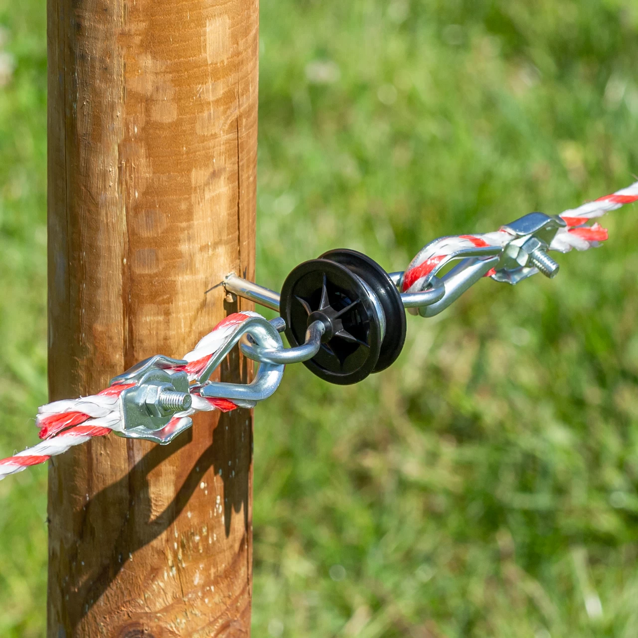 Isolatore cancello con vite da legno